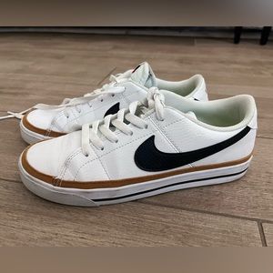 SOLD - Nike Court Legacy